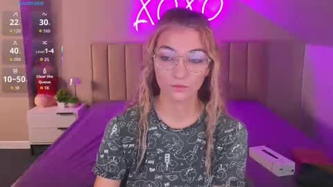 Kimberlly online show from November 2025 12:58:01 AM