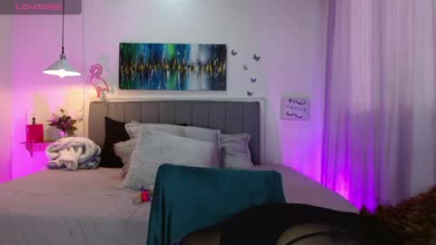 Snapshot of rose_thompson1 chatting on April 2026 01:25:02 PM Rose online show from April 2026 01:25:02 PM