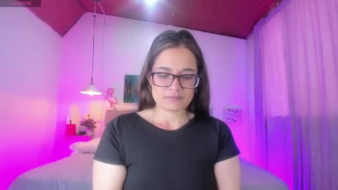Snapshot of rose_thompson1 chatting on April 2026 01:36:01 PM Rose online show from April 2026 01:36:01 PM