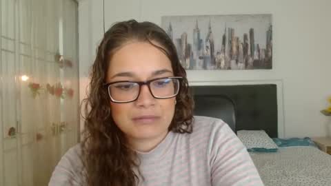 Snapshot of rose_thompson1 chatting on May 2026 01:41:01 PM Rose online show from May 2026 01:41:01 PM