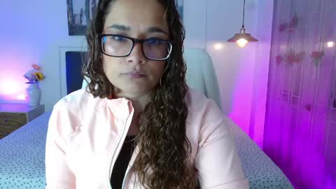 Snapshot of rose_thompson1 chatting on May 2026 01:39:02 PM Rose online show from May 2026 01:39:02 PM