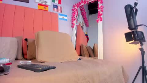 Snapshot of rose_thompson19 chatting on July 2026 07:27:02 PM Rosse online show from July 2026 07:27:02 PM
