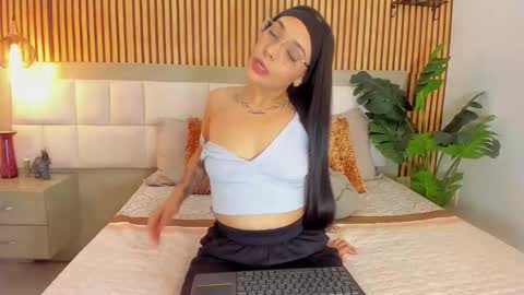 roseaurora online show from October 2025 12:38:02 PM