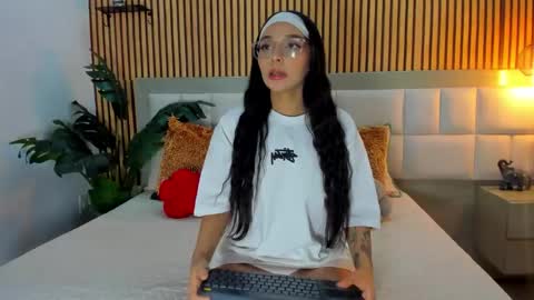 roseaurora online show from January 2026 01:05:02 PM