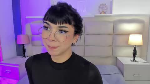 Rose online show from February 2025 07:06:01 PM