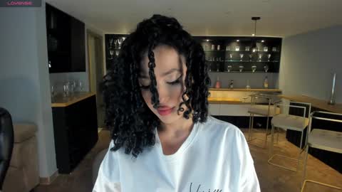 Snapshot of roseferrera chatting on January 2025 08:11:02 PM Rose online show from January 2025 08:11:02 PM
