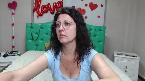 Snapshot of rosehille chatting on July 2026 08:35:02 PM RoseHille online show from July 2026 08:35:02 PM