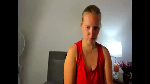 Snapshot of rosehypnotic chatting on May 2026 05:41:02 PM Rose online show from May 2026 05:41:02 PM