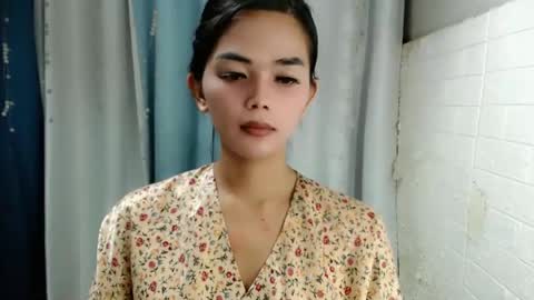 Snapshot of rosella_xx chatting on January 2025 01:47:01 PM TONETH online show from January 2025 01:47:01 PM