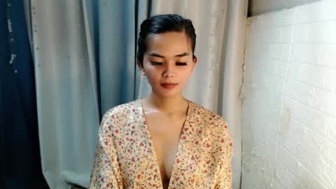 Snapshot of rosella_xx chatting on January 2025 01:31:02 PM TONETH online show from January 2025 01:31:02 PM