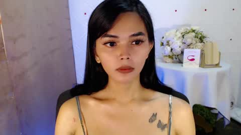 Snapshot of rosella_xx chatting on February 2025 12:25:02 AM TONETH online show from February 2025 12:25:02 AM