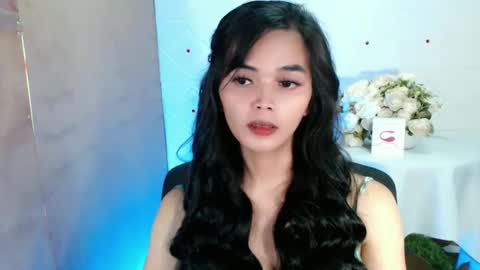 Snapshot of rosella_xx chatting on February 2025 06:31:01 PM TONETH online show from February 2025 06:31:01 PM