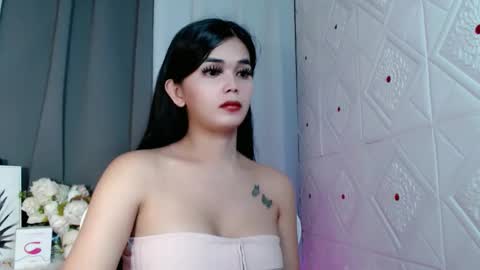 Snapshot of rosella_xx chatting on October 2025 04:16:01 PM TONETH online show from October 2025 04:16:01 PM