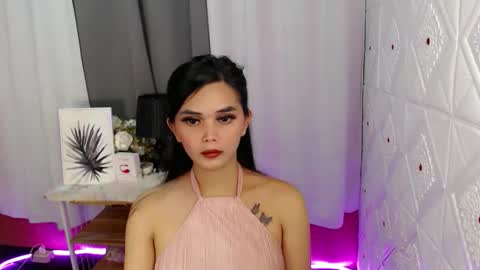 Snapshot of rosella_xx chatting on October 2025 05:44:02 AM TONETH online show from October 2025 05:44:02 AM