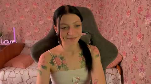 Lola online show from October 2025 06:25:01 AM