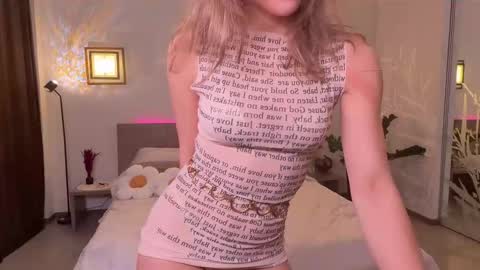 Roselyn  online show from March 2026 03:08:01 PM