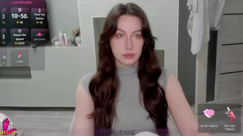 Julia online show from May 2026 07:29:01 PM