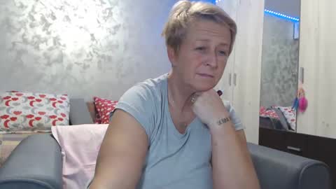Lovepinklilly online show from December 2024 07:01:02 PM