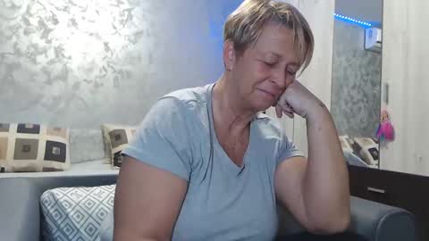 Lovepinklilly online show from December 2024 05:43:01 PM