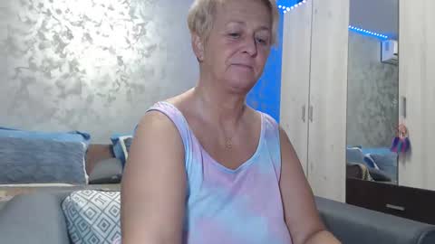 Lovepinklilly online show from December 2024 05:13:01 PM