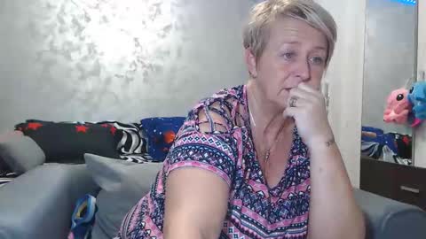 Lovepinklilly online show from January 2026 06:13:01 PM