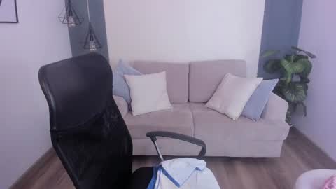 Rose Taylor online show from July 2026 02:01:01 PM