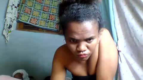 rosia22 online show from September 2025 09:52:02 PM