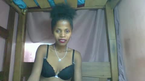 Snapshot of rosiahot1 chatting on March 2025 06:37:01 AM rosia online show from March 2025 06:37:01 AM