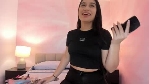 Snapshot of rosie_chell chatting on May 2026 12:01:01 PM Rosie online show from May 2026 12:01:01 PM