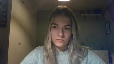 Snapshot of rosie_june chatting on December 2024 12:05:02 PM Rosie online show from December 2024 12:05:02 PM