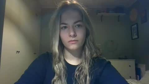 Snapshot of rosie_june chatting on December 2024 07:47:01 AM Rosie online show from December 2024 07:47:01 AM