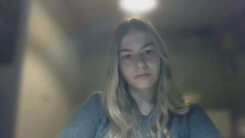 Snapshot of rosie_june chatting on December 2024 08:00:02 AM Rosie online show from December 2024 08:00:02 AM