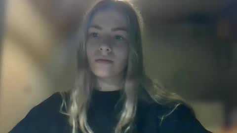 Snapshot of rosie_june chatting on December 2024 11:15:02 AM Rosie online show from December 2024 11:15:02 AM