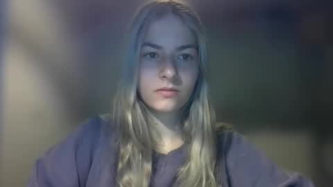 Snapshot of rosie_june chatting on February 2025 08:06:01 AM Rosie online show from February 2025 08:06:01 AM