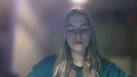 Snapshot of rosie_june chatting on February 2025 08:05:02 AM Rosie online show from February 2025 08:05:02 AM