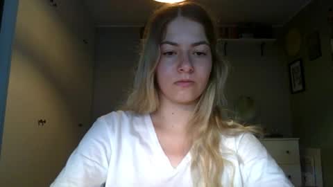 Snapshot of rosie_june chatting on September 2025 06:35:01 AM Rosie online show from September 2025 06:35:01 AM