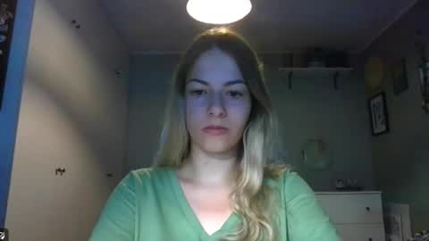 Snapshot of rosie_june chatting on September 2025 06:46:01 AM Rosie online show from September 2025 06:46:01 AM