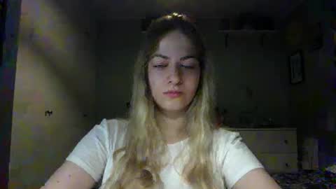 Snapshot of rosie_june chatting on October 2025 06:54:02 AM Rosie online show from October 2025 06:54:02 AM