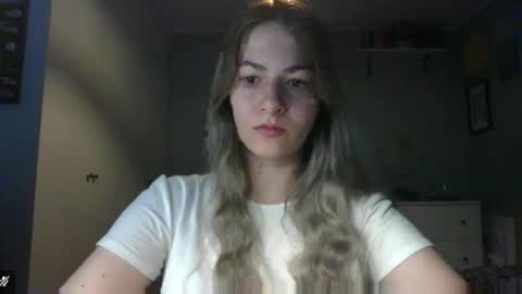 Snapshot of rosie_june chatting on October 2025 07:28:02 AM Rosie online show from October 2025 07:28:02 AM