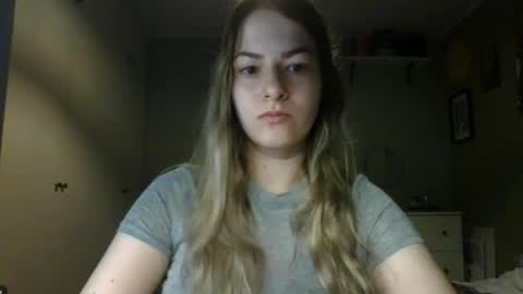 Snapshot of rosie_june chatting on October 2025 06:49:01 AM Rosie online show from October 2025 06:49:01 AM