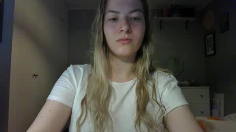 Snapshot of rosie_june chatting on October 2025 07:45:01 AM Rosie online show from October 2025 07:45:01 AM