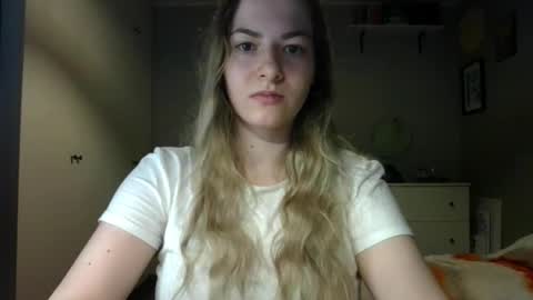 Snapshot of rosie_june chatting on October 2025 08:16:02 AM Rosie online show from October 2025 08:16:02 AM