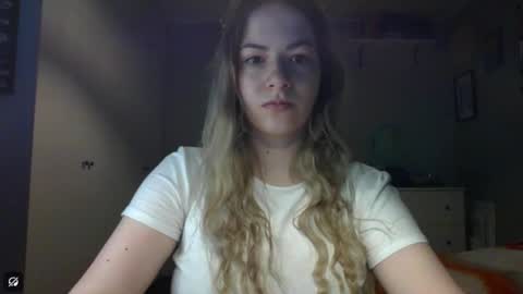 Snapshot of rosie_june chatting on November 2025 07:42:02 AM Rosie online show from November 2025 07:42:02 AM