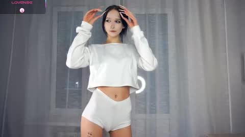 Edwina online show from October 2025 05:10:01 AM