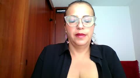 Rossana  online show from April 2026 12:32:02 PM