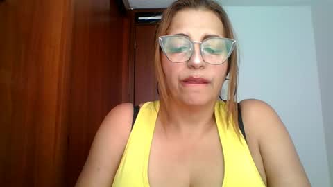 Rossana  online show from April 2026 06:10:01 PM