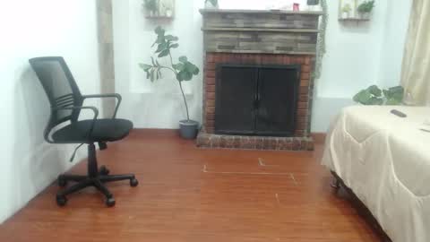 MY NAME IS  ROSSE  online show from October 2025 06:30:01 PM