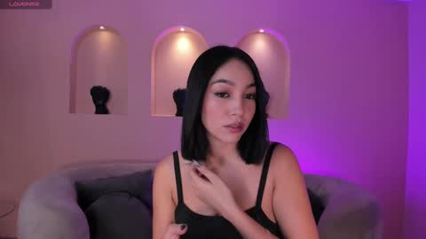 Snapshot of rossierhoades chatting on February 2025 12:11:02 PM Rossie Rhoades online show from February 2025 12:11:02 PM