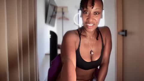 Rosy Coco online show from February 2025 04:48:01 PM