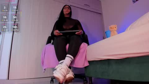 rosyejones online show from October 2025 03:12:02 AM